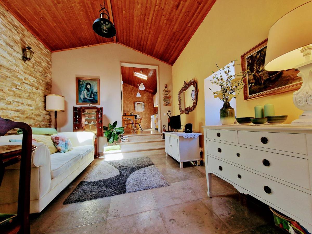 Casa Azenhas By Lisbon Village Ferienhaus